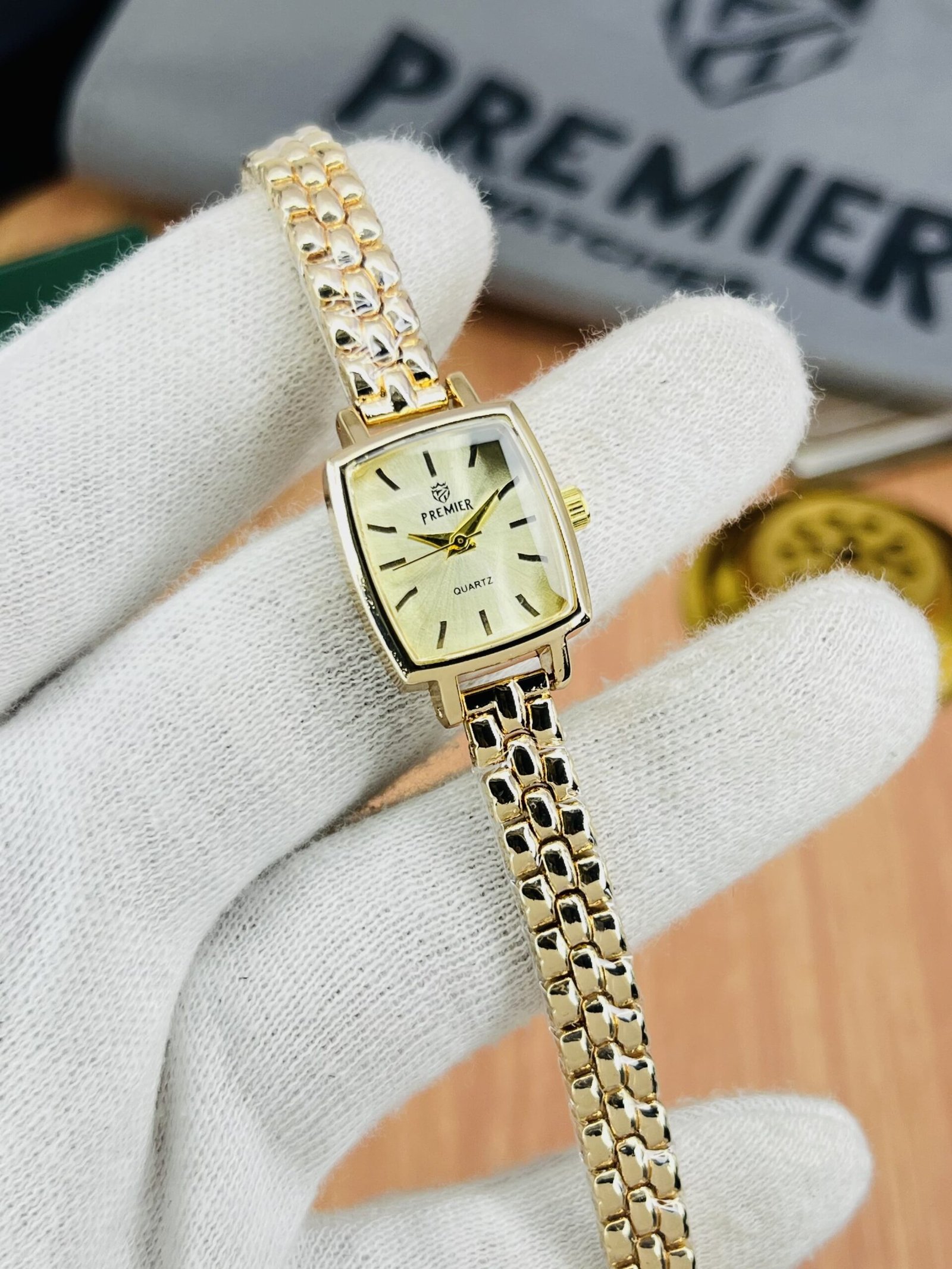 PREMIER WARCHES